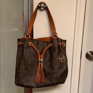 Michael Kors Bucket Bag 😍😍